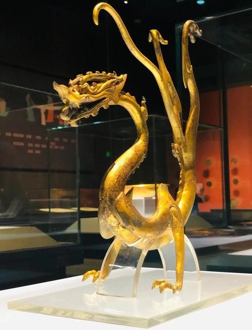 給我一些古典金龍的文物圖片，古典金龍的文物圖片