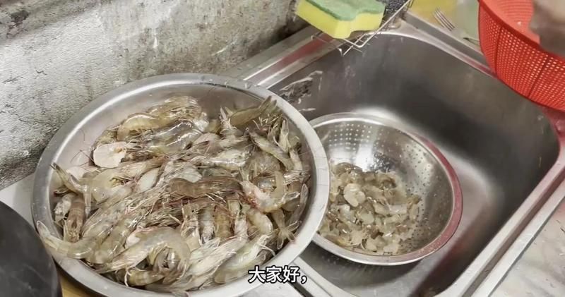 龍魚多久喂一次蝦比較合適，龍魚喂蝦的頻率取決于多種因素，包括龍魚的大小、健康狀況以及環境條件