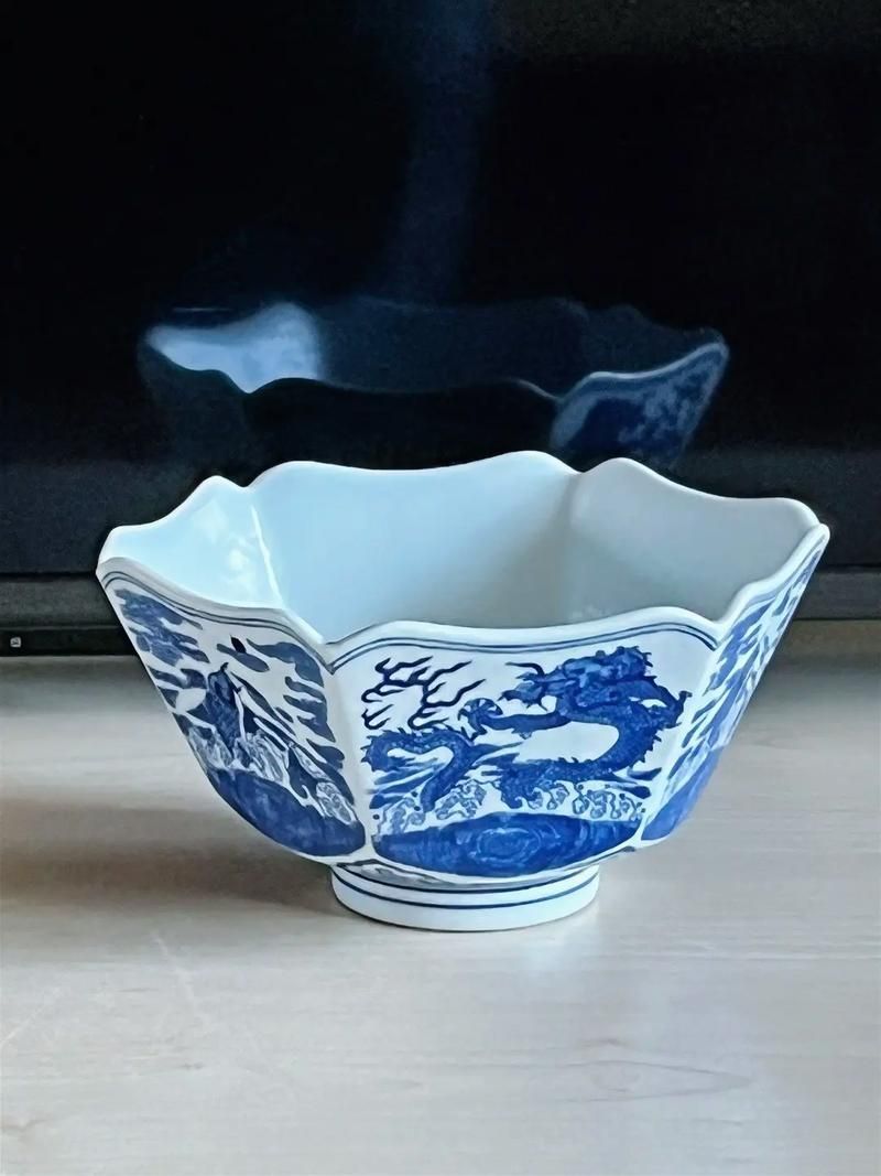 給我一些魚化龍紋飾的瓷器圖片，魚化龍紋飾瓷器圖片