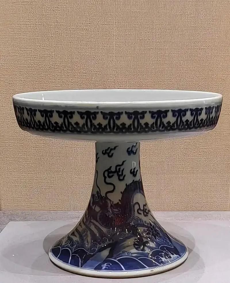 給我一些魚化龍紋飾的瓷器圖片，魚化龍紋飾瓷器圖片