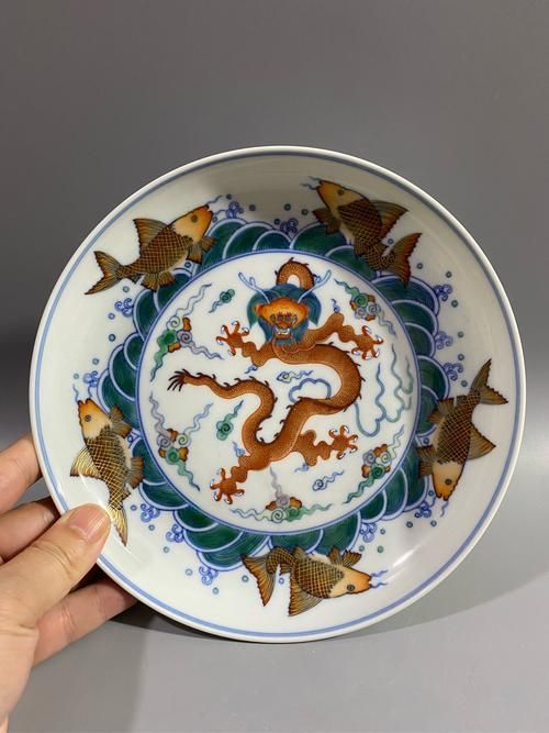 給我一些魚化龍紋飾的瓷器圖片，魚化龍紋飾瓷器圖片
