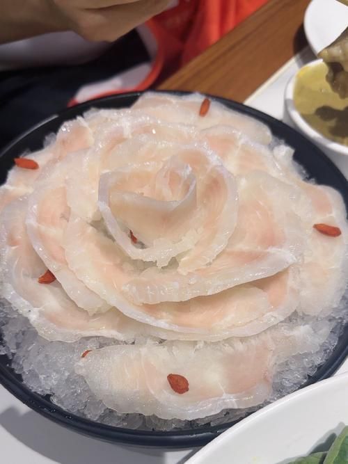 龍魚生牛肉有哪些功效，龍魚生牛肉是一種傳統(tǒng)的滋補食材