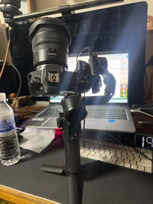 能否提供大疆和智云穩定器的實物圖片，大疆和智云穩定器哪個品牌更值得購買大疆和智云穩定器