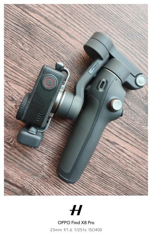 能否提供大疆和智云穩定器的實物圖片，大疆和智云穩定器哪個品牌更值得購買大疆和智云穩定器