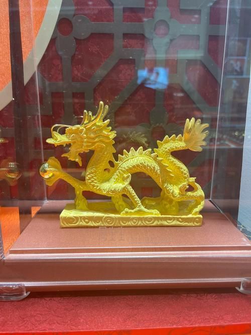 給我更多龍的擺件圖片