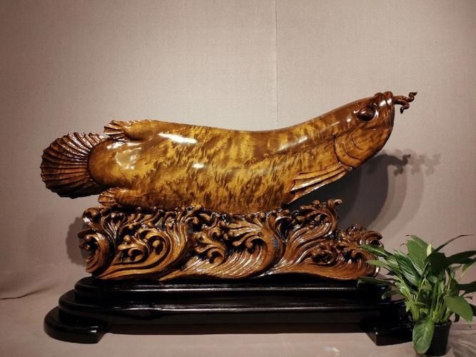 給我推薦一些高清的金龍魚木雕圖片，高清的金龍魚木雕圖片