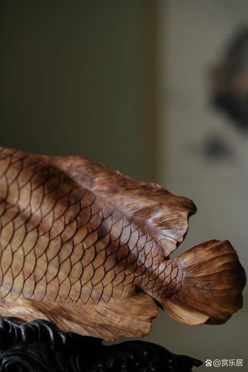 給我一些高清的龍魚木雕圖片