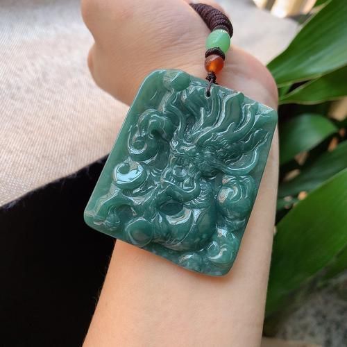 如何挑選一款合適的龍頭魚吊墜，如何挑選一款適合自己的龍頭魚吊墜