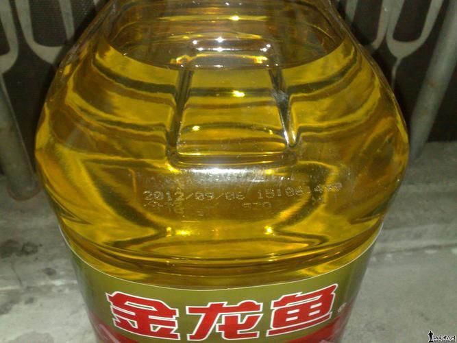 給我一些鑒別金龍魚真?zhèn)蔚膱D片示例，加拿大菜籽油鑒別金龍魚真?zhèn)舞b別金龍魚真?zhèn)螆D片示例