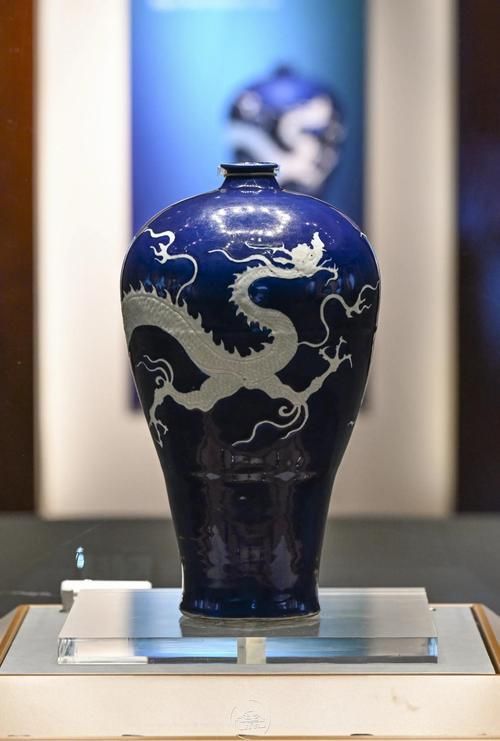 藍(lán)底和古典哪個(gè)更稀有