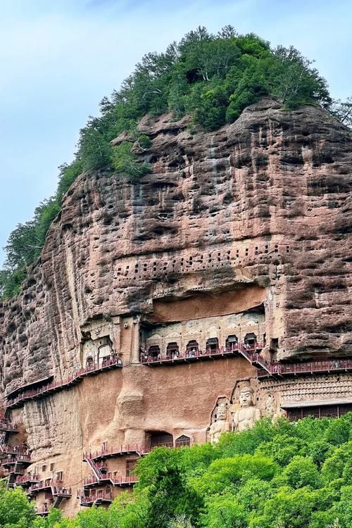 能否提供更多關于麥積山石窟的信息，中國四大石窟之一——麥積山石窟