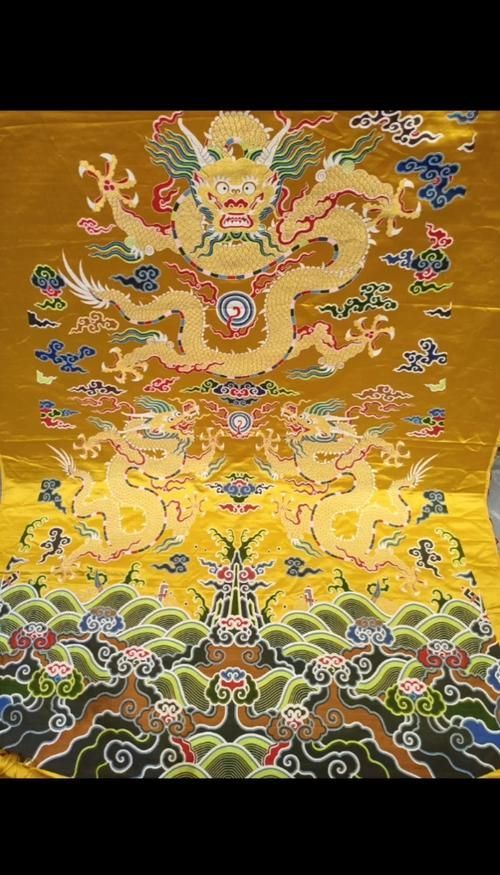 如何辨別紅龍旗服飾的真偽，紅龍旗服飾的真偽鑒別