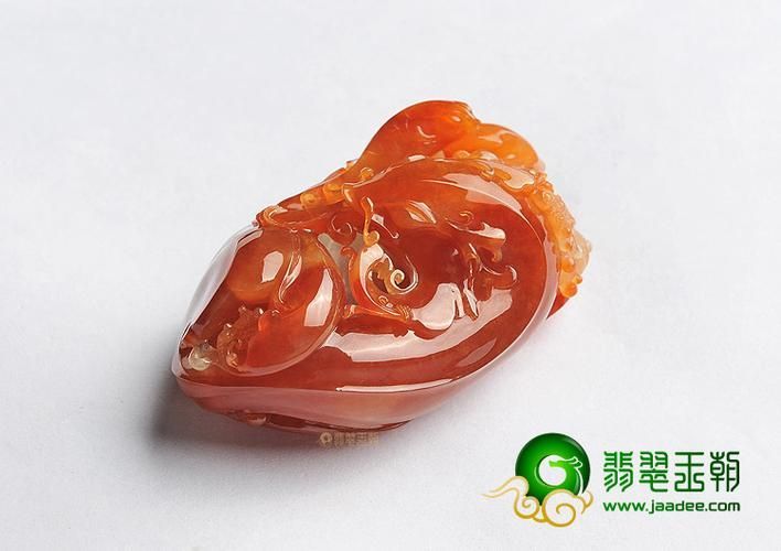 推薦幾款知名的龍頭魚玉擺件，“龍頭魚玉擺件”
