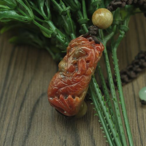 推薦幾款知名的龍頭魚玉擺件，“龍頭魚玉擺件”