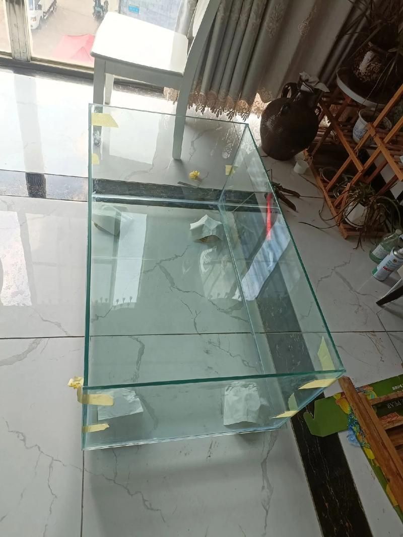 如何判斷龍魚缸的材質(zhì)是否優(yōu)質(zhì)？，如何判斷龍魚缸材質(zhì)是否優(yōu)質(zhì)