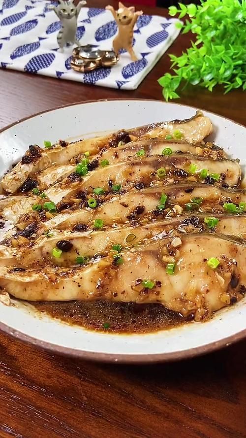 順德龍魚骨腩有哪些經典做法？，順德龍魚骨腩是一道經典的廣東菜，用戶要求詳解1000字