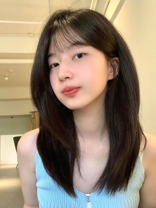 推薦一些適合12-15歲女生的發(fā)型，12-15歲女生發(fā)型推薦