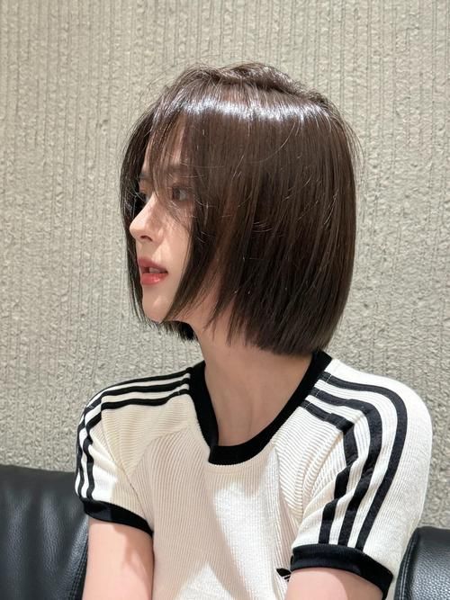 推薦一些適合12-15歲女生的發(fā)型，12-15歲女生發(fā)型推薦
