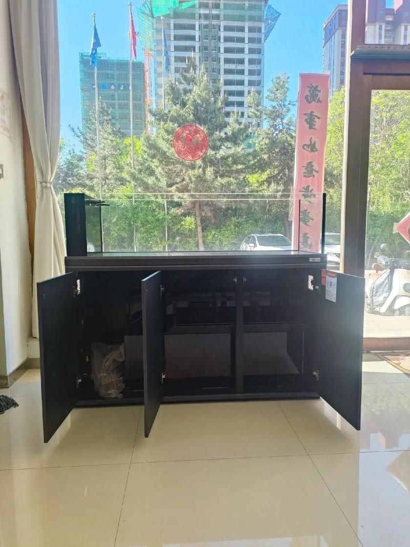 給我推薦幾款口碑最好的龍魚缸，給我推薦幾款口碑最好的龍魚缸,龍魚缸的核心價值在于“養魚”與“裝點空間”雙重滿足