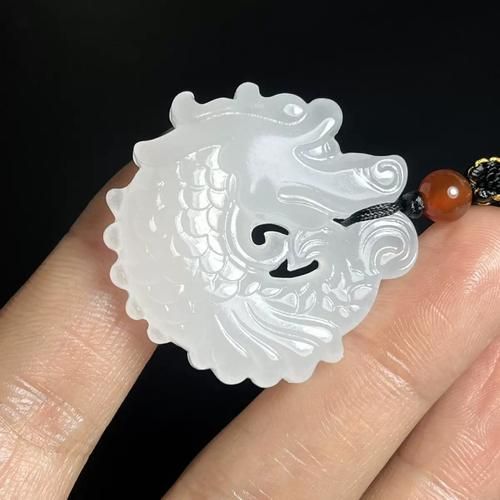 龍魚吊墜有哪些款式，龍魚吊墜中龍魚吊墜的寓意與寓意與寓意與佩戴體驗