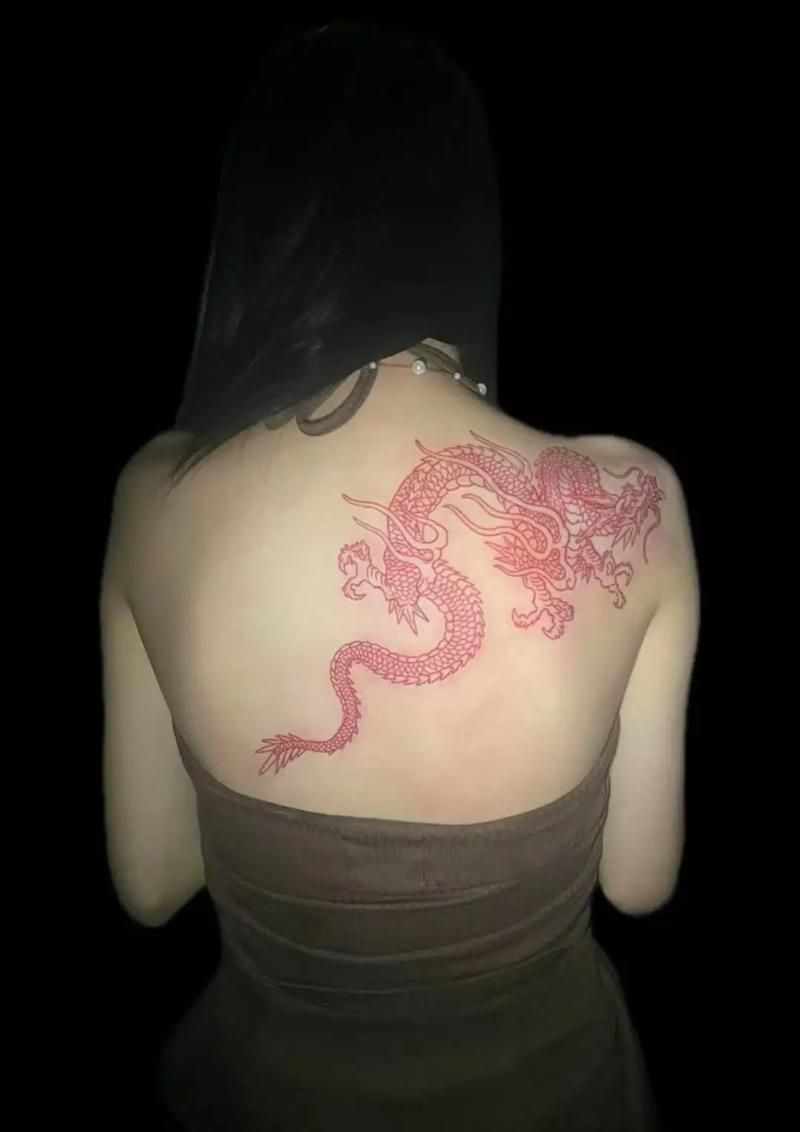 給我一些紅龍紋身的圖片示例，紅龍紋身的價格是多少