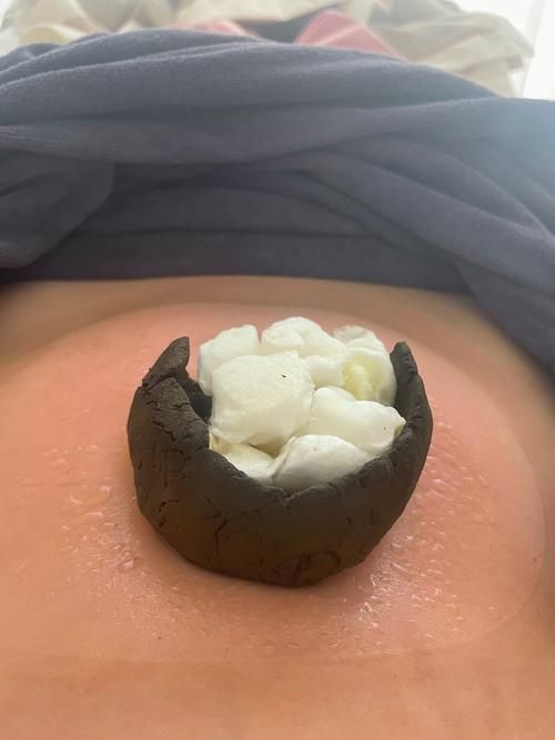 能否提供蛇王揉肚子的圖片或視頻