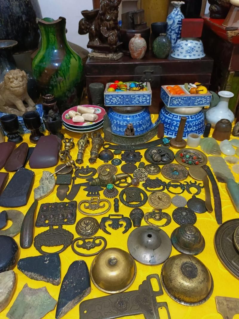 能否提供更多古玩市場老物件的圖片，古玩市場老物件圖片，能否提供更多古玩市場老物件圖片
