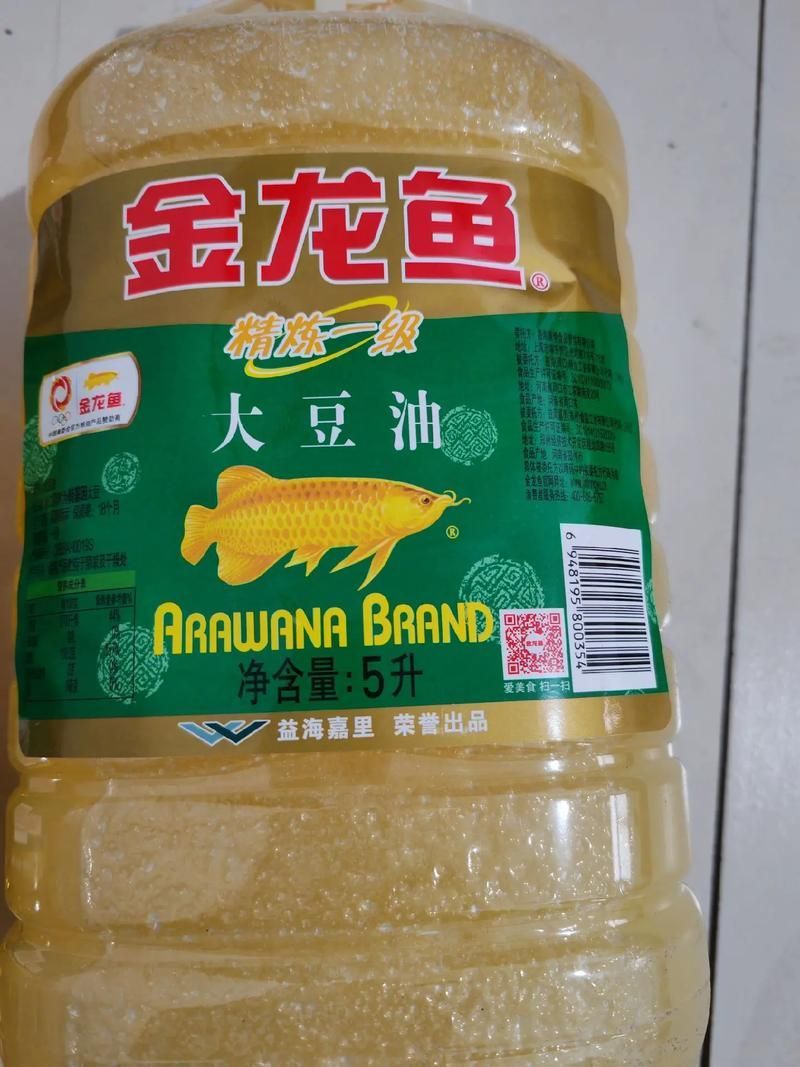 給我提供更多1.8升金龍魚油的圖片，1.8升金龍魚油哪個品牌最好？