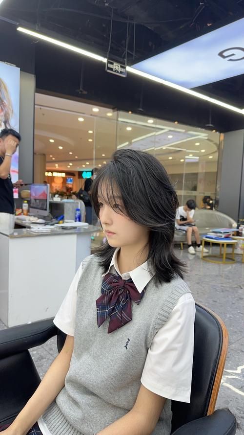 推薦一些適合12-15歲女生的發型，12-15歲女生發型推薦，適合12-15歲女生的發型