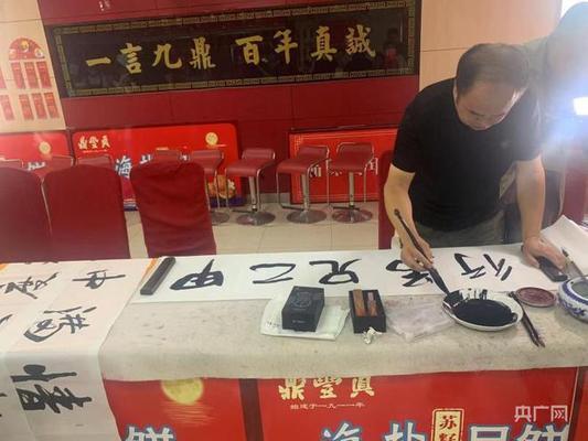 銀龍魚嘴尖破了怎么辦圖片(銀龍魚嘴撞破了怎么辦)