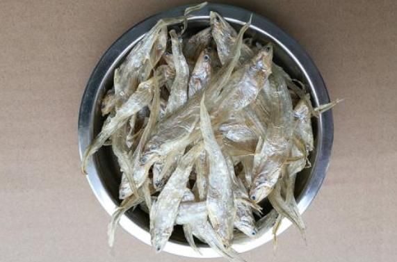 毛魚學(xué)名叫什么，安徽巢湖毛草魚干你吃過嗎網(wǎng)易長頜鱭,刀鱭,