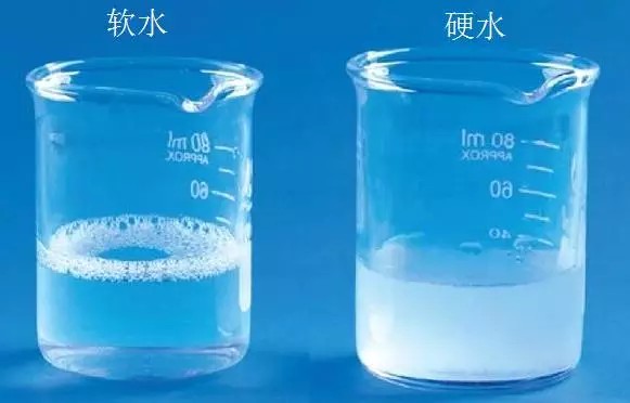玻璃魚缸茶幾：玻璃魚缸茶幾的價(jià)格和購(gòu)買注意事項(xiàng)