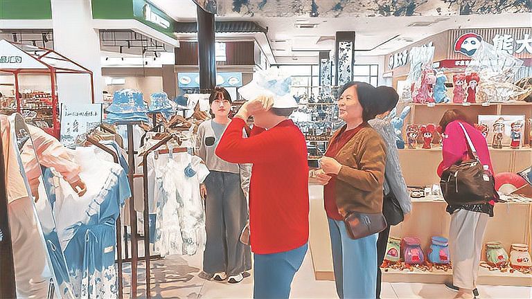 安順龍魚店，六百年古城煥新歸來安順龍宮服務區(qū)日均接待超1.5萬人次