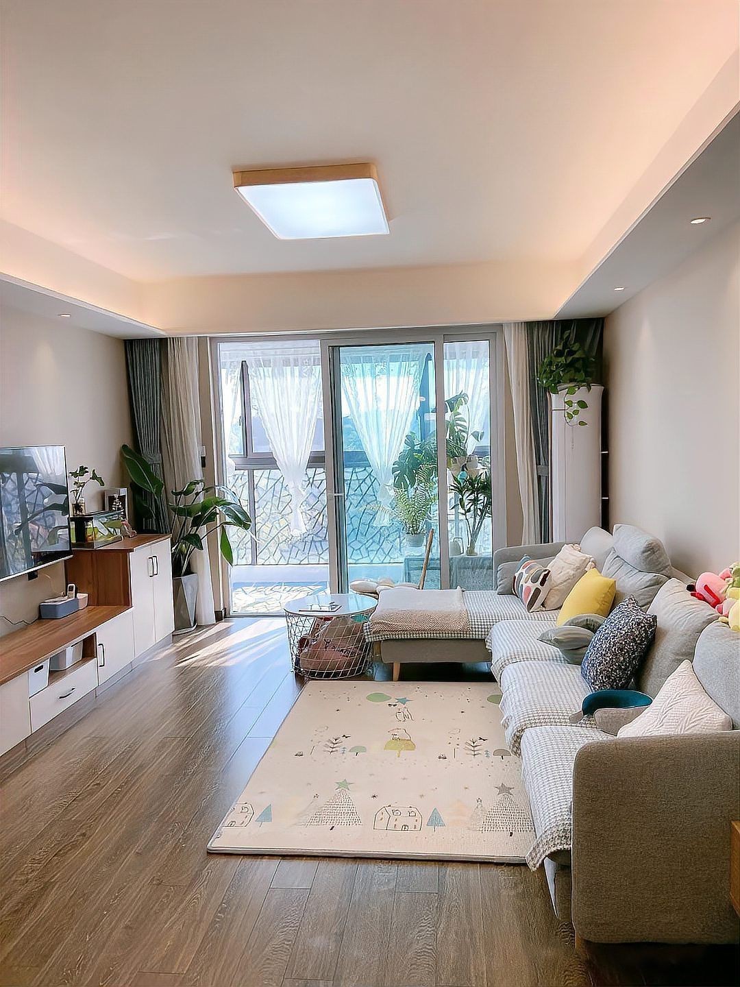 客廳圖片100張【18個(gè)客廳設(shè)計(jì)靈感合集，溫馨原木風(fēng),輕奢藝術(shù)范】