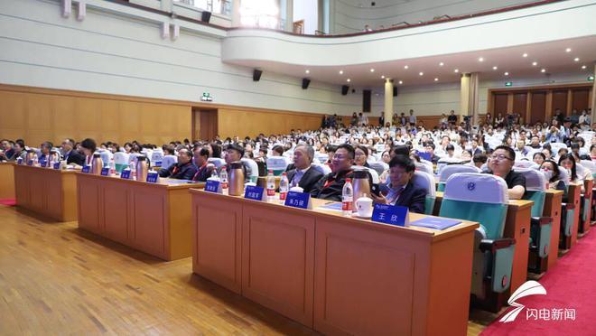 銀龍魚(yú)跟什么魚(yú)混養(yǎng)漂亮好看(銀龍魚(yú)和什么魚(yú)混養(yǎng)好看)