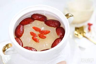 銀龍魚鱗發(fā)紅怎么回事啊(金龍魚鱗片發(fā)紅怎么回事) 銀龍魚鱗發(fā)紅怎么回事啊(金龍魚鱗片發(fā)紅怎么回事) 銀龍魚百科 第2張