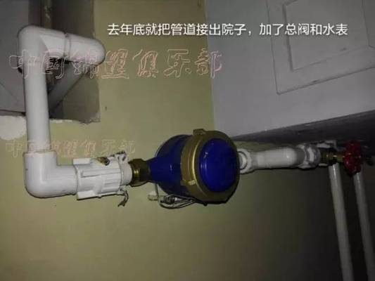 魚缸里放石頭的好處是什么，魚缸里放石頭好處在哪里：魚缸放石頭有什么好處？