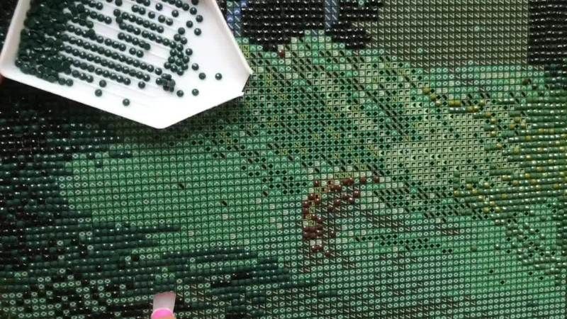 滿鉆鉆石畫成品圖片：2025新款鉆石畫貼滿鉆后我家客廳直接變藝術館