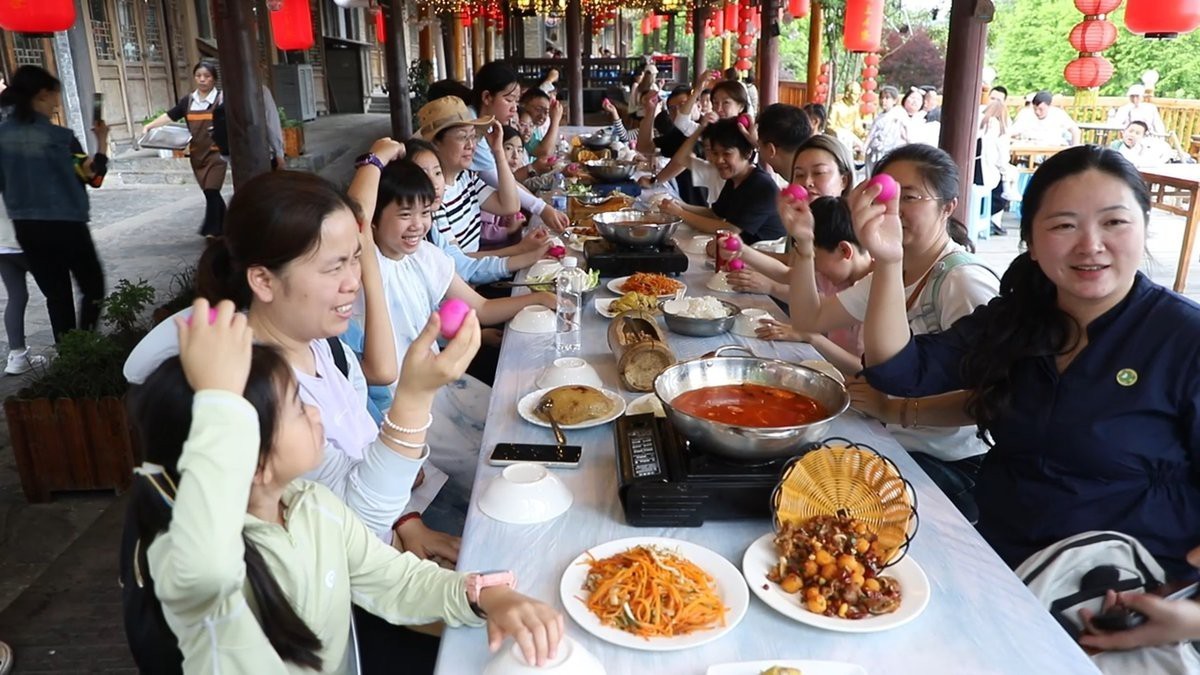 <strong><mark>丹寨</mark></strong>龍魚店：<strong><mark>丹寨</mark></strong>縣雖以斗雞肉、酸湯魚等特色美食聞名12