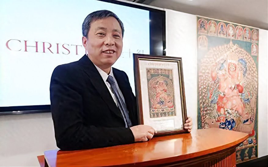 1200萬的錦鯉圖片【中國富豪迷上日本錦鯉最貴一條拍出1200萬/尾】