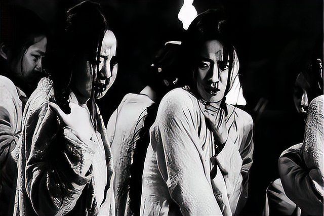 孔雀開屏的刑罰過程【“孔雀開屏”刑罰是指什么】