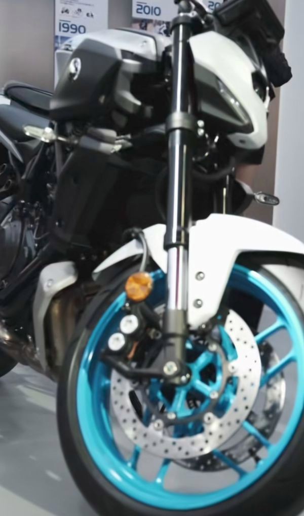 摩托車品牌創新技術展示【中國摩博會12款重磅新車揭秘:技術革命與價格風暴誰主沉浮摩友分享】