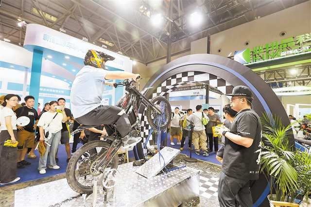 摩托車品牌創新技術展示【中國摩博會12款重磅新車揭秘:技術革命與價格風暴誰主沉浮摩友分享】