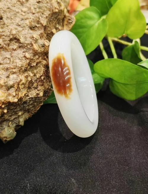 8000萬羊脂玉圖片【8000萬級(jí)羊脂玉的收藏價(jià)值與鑒別】