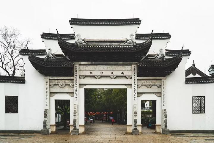 南潯龍魚店【南潯地區(qū)的“龍魚店”是一個融合了特色水產(chǎn)養(yǎng)殖與觀賞魚文化的商業(yè)形態(tài)】