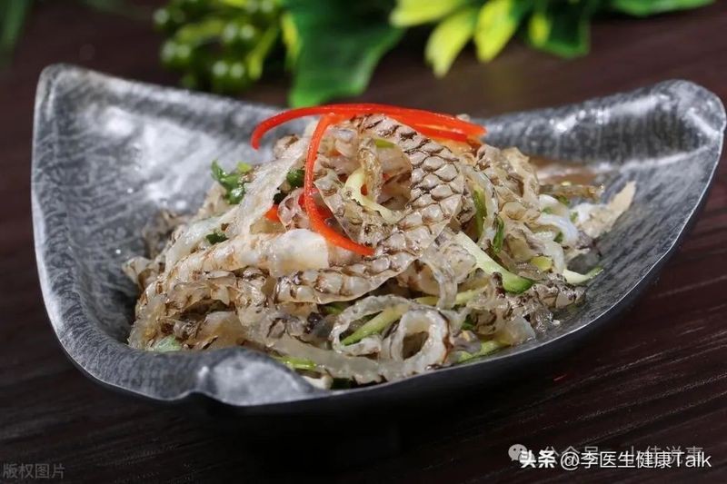 魔鬼魚皮為何要慎重購買【“魔鬼魚皮”即蝠鲼的皮，因其獨特外觀常被用于制作皮具等產品】