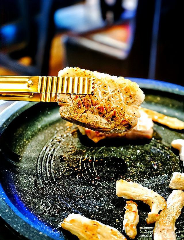 昆山龍魚店【昆山地區(qū)的龍魚相關店鋪呈現多元化發(fā)展態(tài)勢】