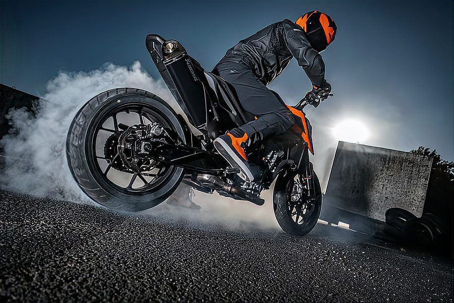 摩托車品牌創新技術【2025年摩托車品牌技術革命與價格風暴誰主沉浮】