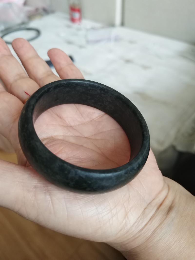 1500萬一克的墨玉圖片，1500萬一克的墨玉是真的嗎？