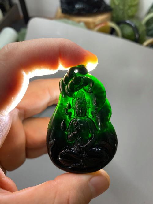 1500萬一克的墨玉圖片，1500萬一克的墨玉是真的嗎？